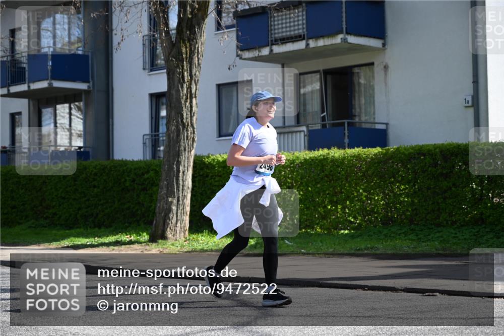 12.04.2026 - 45. Internationalen Wilhelmsburger Insellauf J. Mangold http://msf.ph/oto/9472522 12.04.2026 11:30:02 Ziel 3839, 2697, 2698, 2476, 2498, 4737 meine-sportfotos.de