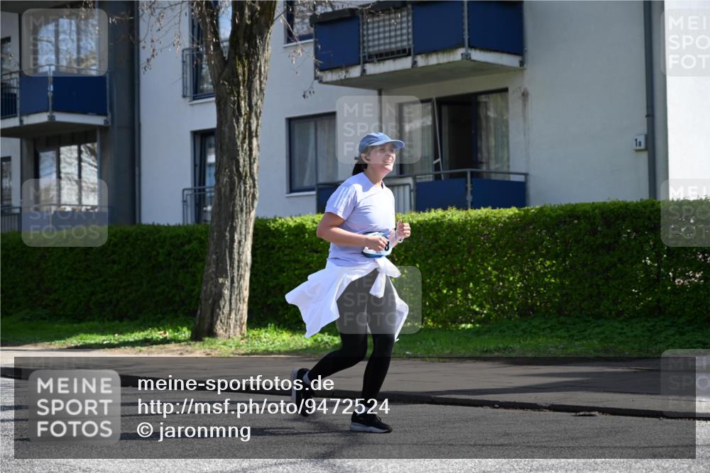 12.04.2026 - 45. Internationalen Wilhelmsburger Insellauf J. Mangold http://msf.ph/oto/9472524 12.04.2026 11:30:03 Ziel 3839, 2697, 2698, 2476, 2498, 4737 meine-sportfotos.de