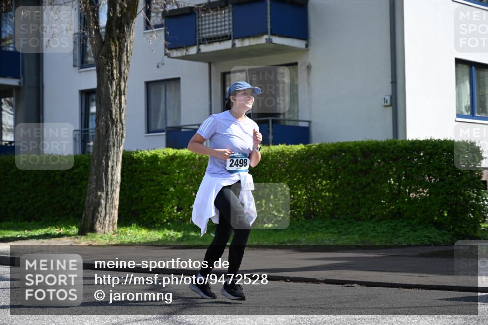 12.04.2026 - 45. Internationalen Wilhelmsburger Insellauf J. Mangold http://msf.ph/oto/9472528 12.04.2026 11:30:03 Ziel 3839, 2697, 2698, 2476, 2498, 4737 meine-sportfotos.de