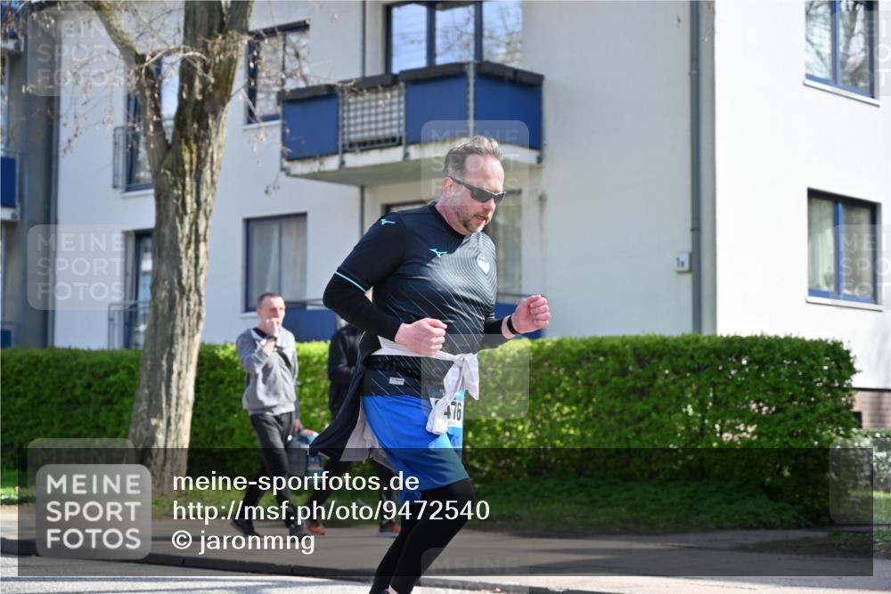 12.04.2026 - 45. Internationalen Wilhelmsburger Insellauf J. Mangold http://msf.ph/oto/9472540 12.04.2026 11:30:10 Ziel 3839, 2697, 2698, 2476, 2498, 4737, 2480 meine-sportfotos.de