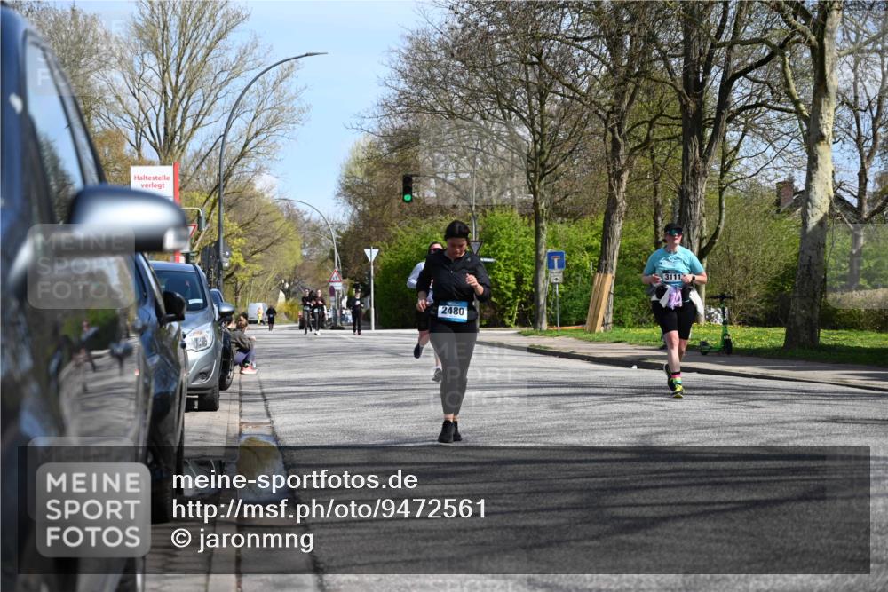 12.04.2026 - 45. Internationalen Wilhelmsburger Insellauf J. Mangold http://msf.ph/oto/9472561 12.04.2026 11:30:36 Ziel 4737, 2480, 3111, 2524, 2475 meine-sportfotos.de