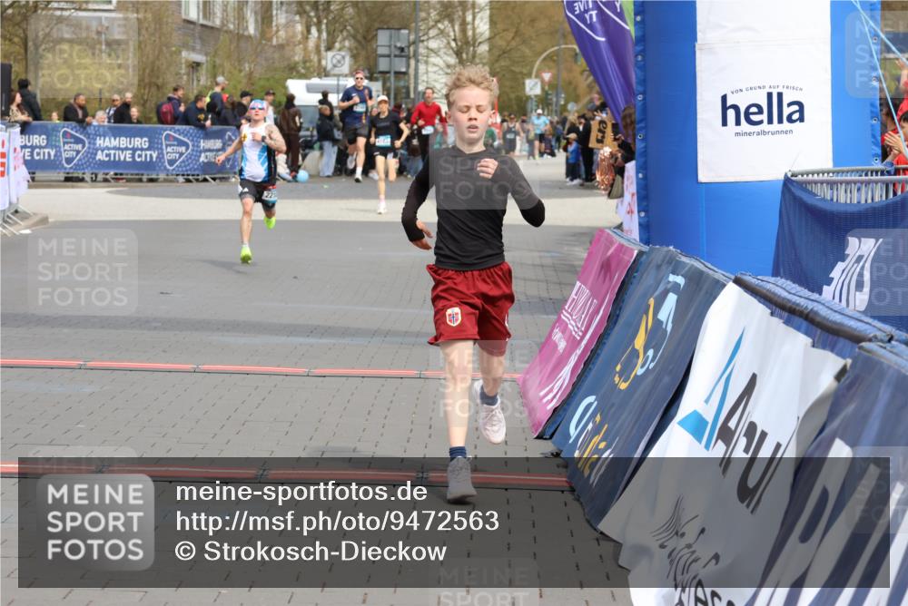 12.04.2026 - 45. Internationalen Wilhelmsburger Insellauf Strokosch-Dieckow http://msf.ph/oto/9472563 12.04.2026 12:53:29 Ziel 5621, 4879, 4891, 5127, 2218 meine-sportfotos.de