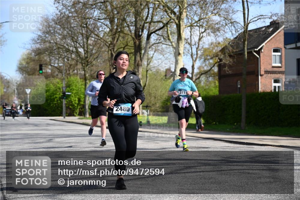 12.04.2026 - 45. Internationalen Wilhelmsburger Insellauf J. Mangold http://msf.ph/oto/9472594 12.04.2026 11:30:38 Ziel 4737, 2480, 3111, 2524, 2475, 2279 meine-sportfotos.de