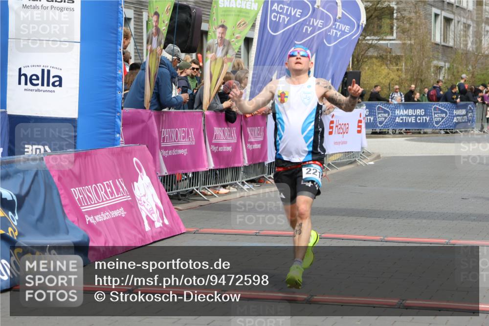 12.04.2026 - 45. Internationalen Wilhelmsburger Insellauf Strokosch-Dieckow http://msf.ph/oto/9472598 12.04.2026 12:53:33 Ziel 2218, 4183, 3749 meine-sportfotos.de