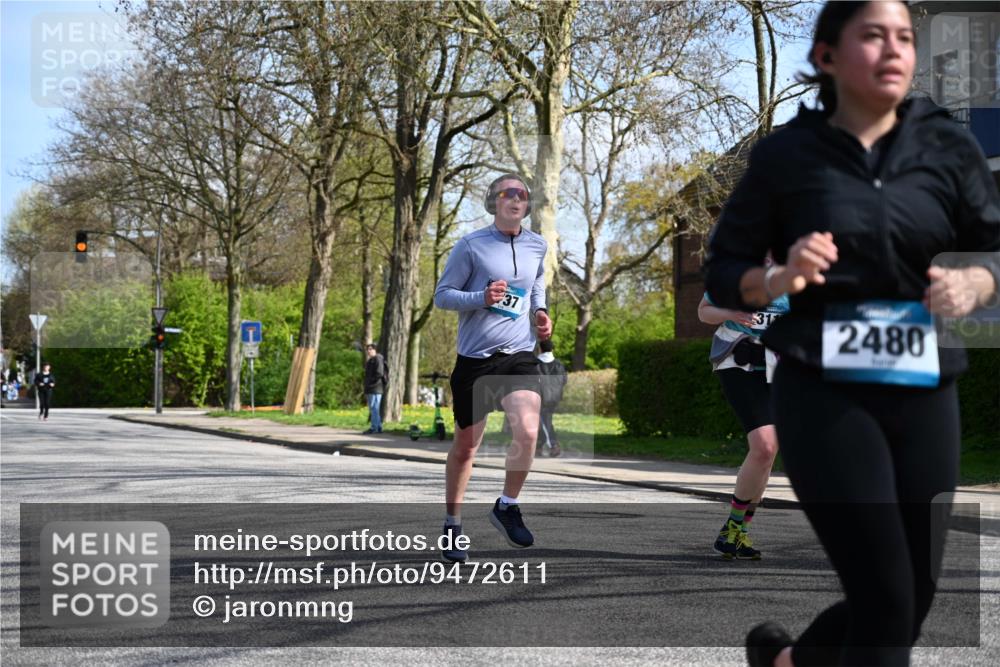 12.04.2026 - 45. Internationalen Wilhelmsburger Insellauf J. Mangold http://msf.ph/oto/9472611 12.04.2026 11:30:39 Ziel 4737, 2480, 3111, 2524, 2475, 2279 meine-sportfotos.de