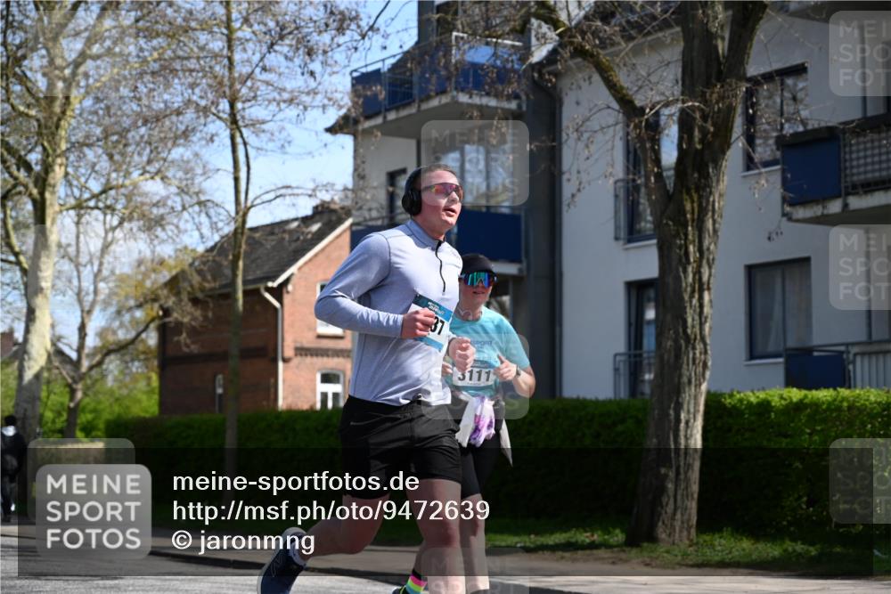 12.04.2026 - 45. Internationalen Wilhelmsburger Insellauf J. Mangold http://msf.ph/oto/9472639 12.04.2026 11:30:40 Ziel 4737, 2480, 3111, 2524, 2475, 2279 meine-sportfotos.de