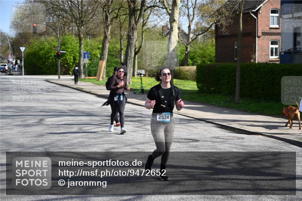 12.04.2026 - 45. Internationalen Wilhelmsburger Insellauf J. Mangold http://msf.ph/oto/9472652 12.04.2026 11:30:57 Ziel 2480, 3111, 2524, 2475, 2279, 3058 meine-sportfotos.de