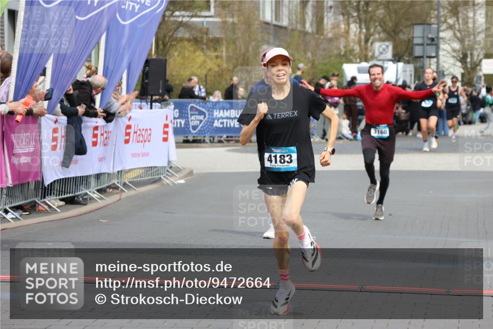 12.04.2026 - 45. Internationalen Wilhelmsburger Insellauf Strokosch-Dieckow http://msf.ph/oto/9472664 12.04.2026 12:53:35 Ziel 2218, 4183, 3749, 3160 meine-sportfotos.de