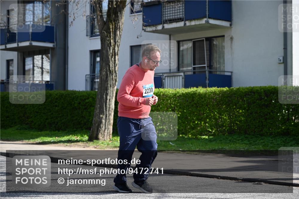 12.04.2026 - 45. Internationalen Wilhelmsburger Insellauf J. Mangold http://msf.ph/oto/9472741 12.04.2026 11:32:49 Ziel 2244, 2245, 3474, 4509, 2230, 2233 meine-sportfotos.de
