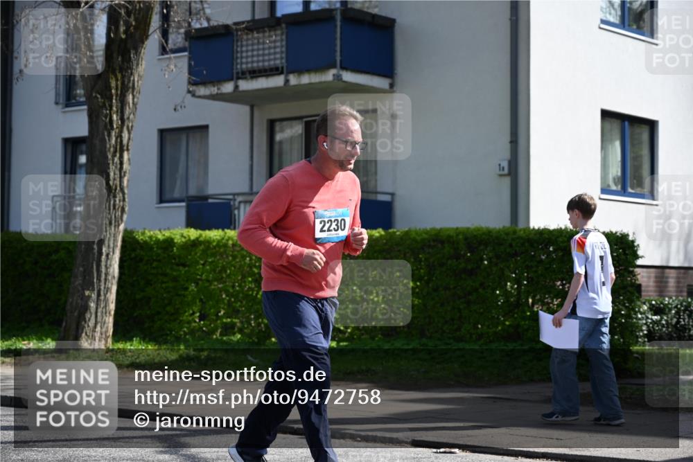 12.04.2026 - 45. Internationalen Wilhelmsburger Insellauf J. Mangold http://msf.ph/oto/9472758 12.04.2026 11:32:50 Ziel 2244, 2245, 3474, 4509, 3474, 4509, 2230, 2233 meine-sportfotos.de