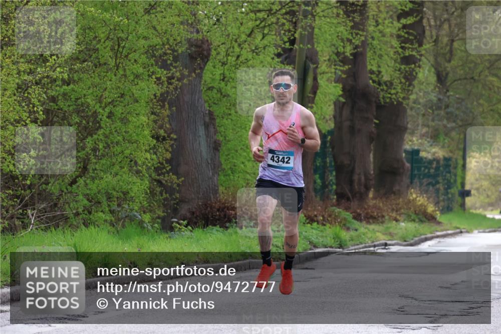 12.04.2026 - 45. Internationalen Wilhelmsburger Insellauf Yannick Fuchs http://msf.ph/oto/9472777 12.04.2026 09:57:45 Laufen 4342 meine-sportfotos.de