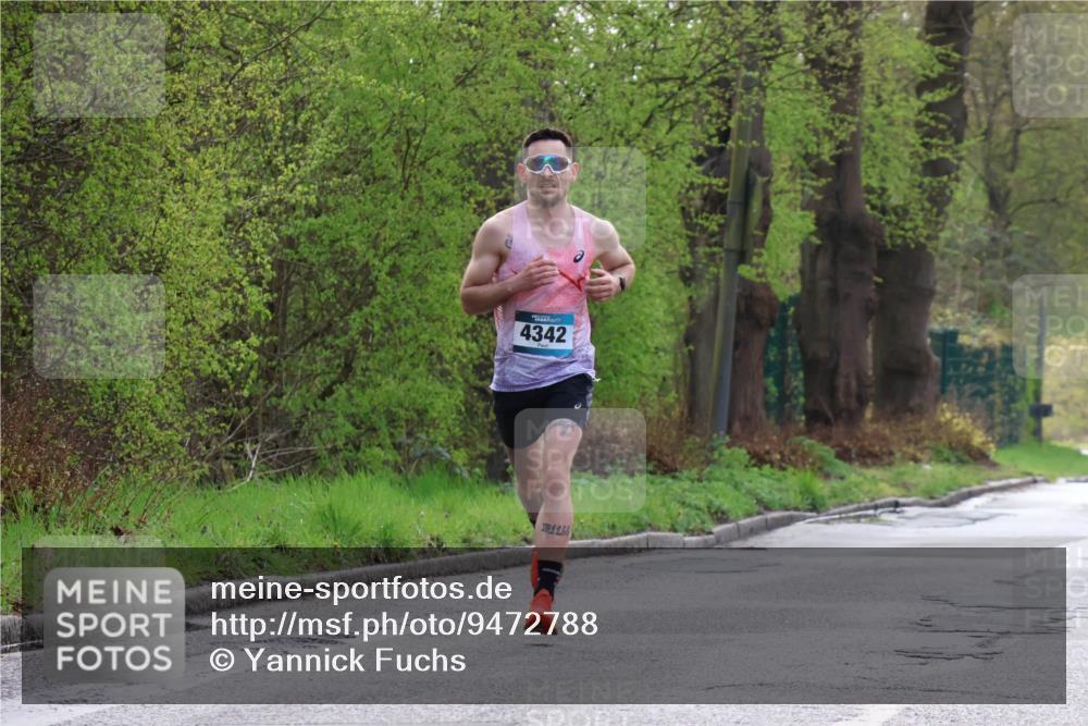 12.04.2026 - 45. Internationalen Wilhelmsburger Insellauf Yannick Fuchs http://msf.ph/oto/9472788 12.04.2026 09:57:46 Laufen 4342, 11, 66 meine-sportfotos.de