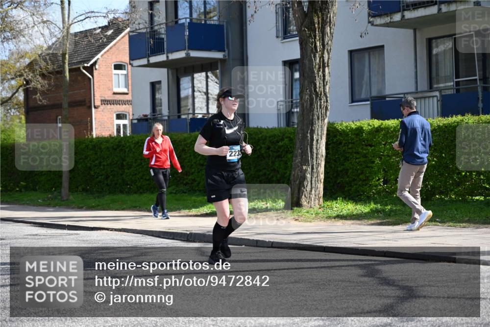 12.04.2026 - 45. Internationalen Wilhelmsburger Insellauf J. Mangold http://msf.ph/oto/9472842 12.04.2026 11:33:12 Ziel 3474, 4509, 2230, 2233, 4939 meine-sportfotos.de
