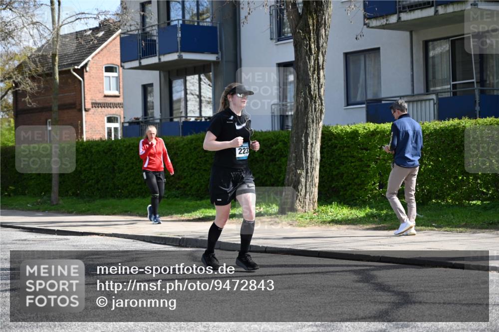 12.04.2026 - 45. Internationalen Wilhelmsburger Insellauf J. Mangold http://msf.ph/oto/9472843 12.04.2026 11:33:12 Ziel 3474, 4509, 2230, 2233, 4939 meine-sportfotos.de