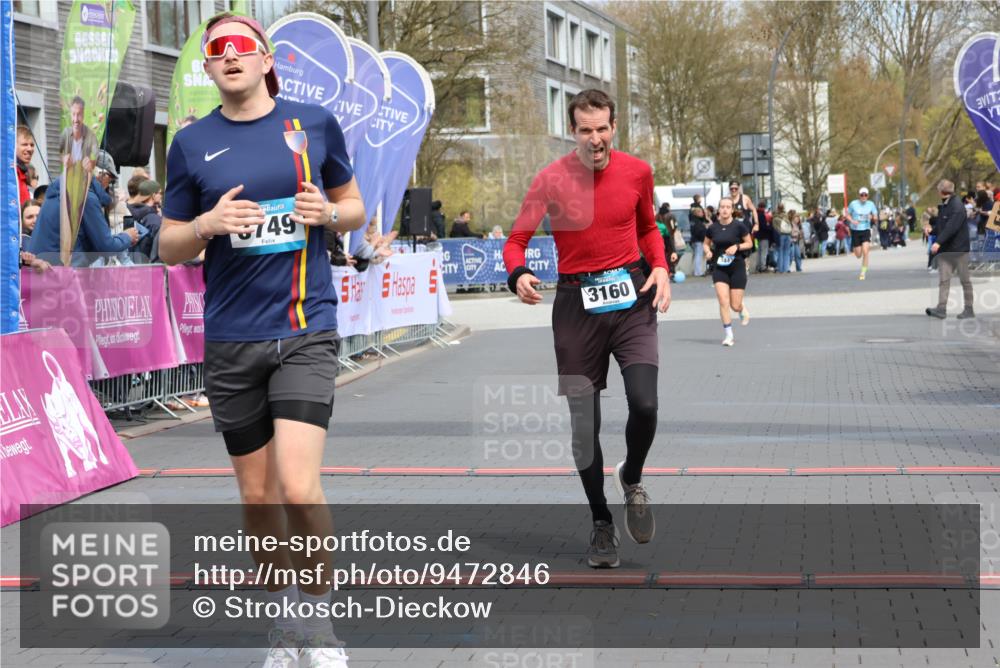 12.04.2026 - 45. Internationalen Wilhelmsburger Insellauf Strokosch-Dieckow http://msf.ph/oto/9472846 12.04.2026 12:53:39 Ziel 4183, 3749, 3160, 5628, 5447 meine-sportfotos.de