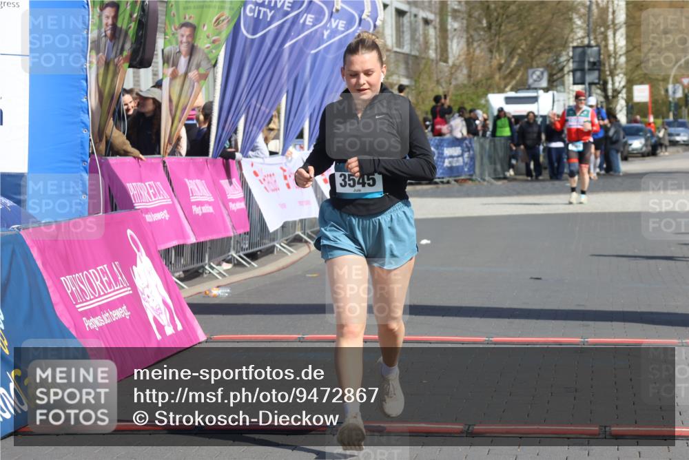 12.04.2026 - 45. Internationalen Wilhelmsburger Insellauf Strokosch-Dieckow http://msf.ph/oto/9472867 12.04.2026 11:29:59 Ziel 3545 meine-sportfotos.de
