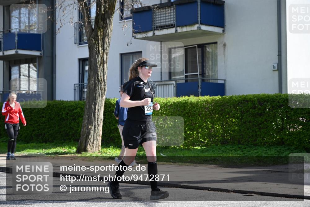 12.04.2026 - 45. Internationalen Wilhelmsburger Insellauf J. Mangold http://msf.ph/oto/9472871 12.04.2026 11:33:13 Ziel 3474, 4509, 2230, 2233, 4939 meine-sportfotos.de