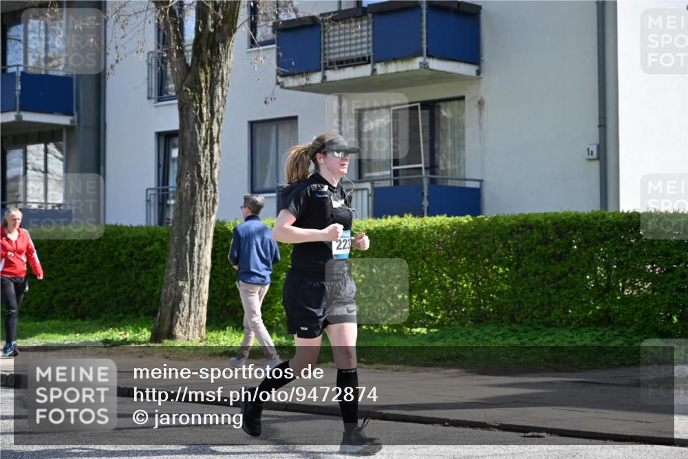 12.04.2026 - 45. Internationalen Wilhelmsburger Insellauf J. Mangold http://msf.ph/oto/9472874 12.04.2026 11:33:13 Ziel 3474, 4509, 2230, 2233, 4939 meine-sportfotos.de