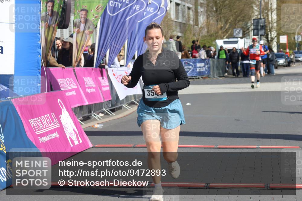 12.04.2026 - 45. Internationalen Wilhelmsburger Insellauf Strokosch-Dieckow http://msf.ph/oto/9472893 12.04.2026 11:29:59 Ziel 3545 meine-sportfotos.de