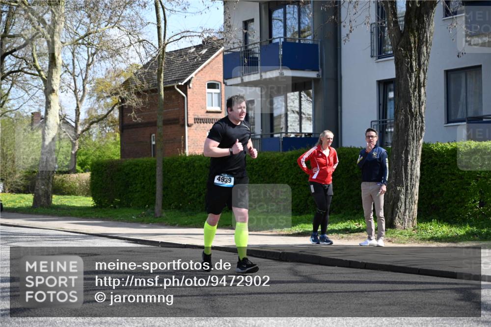 12.04.2026 - 45. Internationalen Wilhelmsburger Insellauf J. Mangold http://msf.ph/oto/9472902 12.04.2026 11:33:18 Ziel 2233, 4939 meine-sportfotos.de