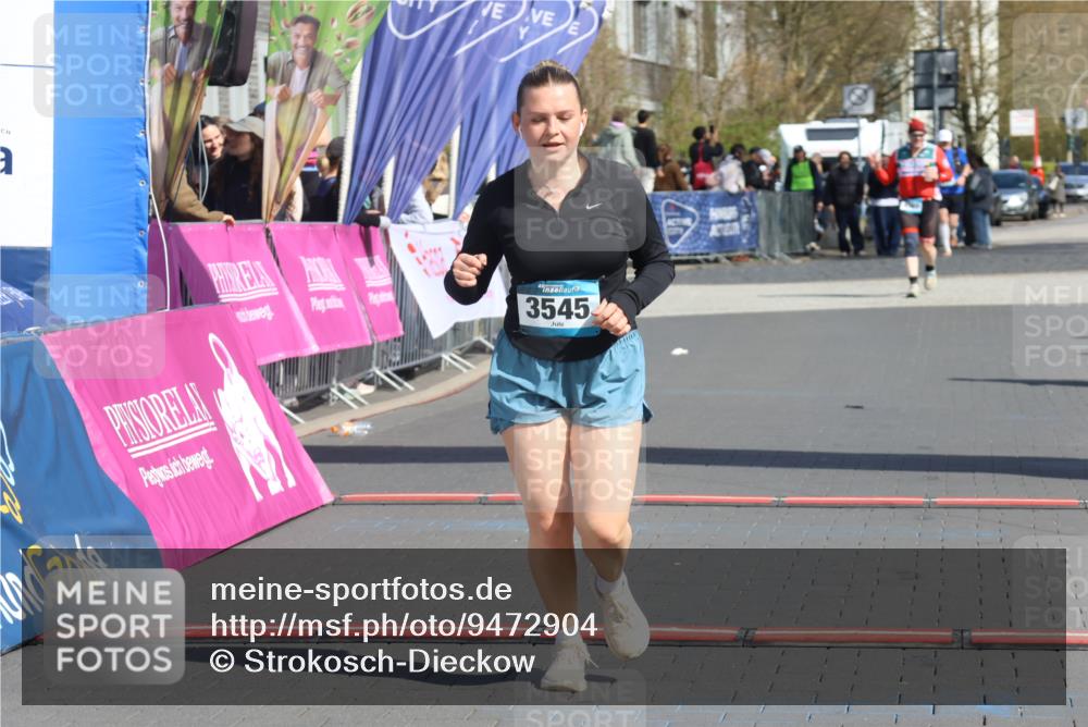 12.04.2026 - 45. Internationalen Wilhelmsburger Insellauf Strokosch-Dieckow http://msf.ph/oto/9472904 12.04.2026 11:29:59 Ziel 3545 meine-sportfotos.de
