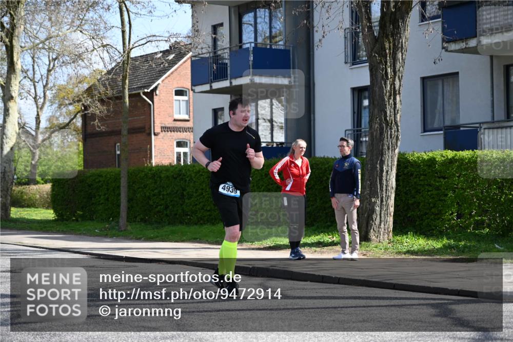 12.04.2026 - 45. Internationalen Wilhelmsburger Insellauf J. Mangold http://msf.ph/oto/9472914 12.04.2026 11:33:18 Ziel 2233, 4939 meine-sportfotos.de