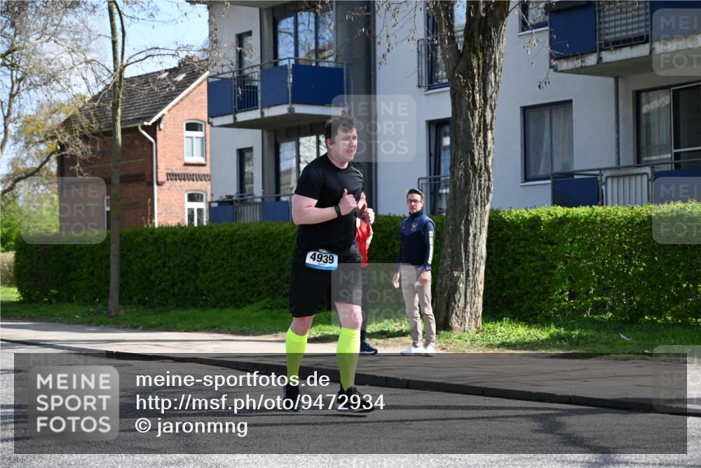 12.04.2026 - 45. Internationalen Wilhelmsburger Insellauf J. Mangold http://msf.ph/oto/9472934 12.04.2026 11:33:19 Ziel 2233, 4939 meine-sportfotos.de