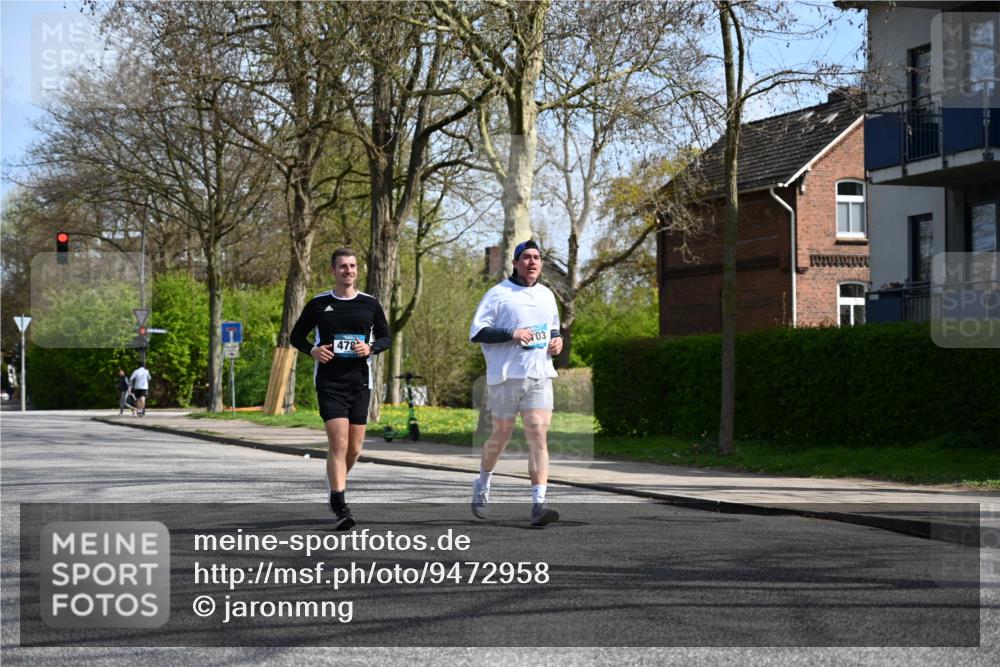 12.04.2026 - 45. Internationalen Wilhelmsburger Insellauf J. Mangold http://msf.ph/oto/9472958 12.04.2026 11:34:44 Ziel 3371, 2703, 4788 meine-sportfotos.de