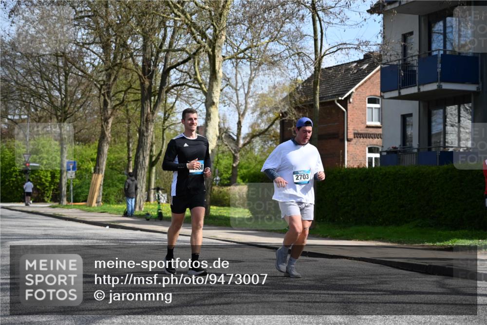 12.04.2026 - 45. Internationalen Wilhelmsburger Insellauf J. Mangold http://msf.ph/oto/9473007 12.04.2026 11:34:45 Ziel 3371, 2703, 4788 meine-sportfotos.de