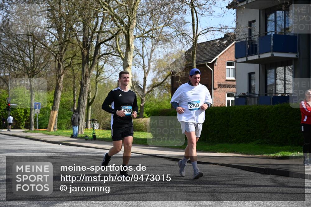 12.04.2026 - 45. Internationalen Wilhelmsburger Insellauf J. Mangold http://msf.ph/oto/9473015 12.04.2026 11:34:45 Ziel 3371, 2703, 4788 meine-sportfotos.de