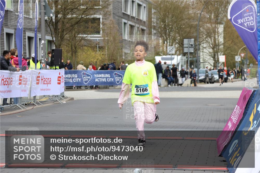 12.04.2026 - 45. Internationalen Wilhelmsburger Insellauf Strokosch-Dieckow http://msf.ph/oto/9473040 12.04.2026 13:35:00 Ziel 5166 meine-sportfotos.de