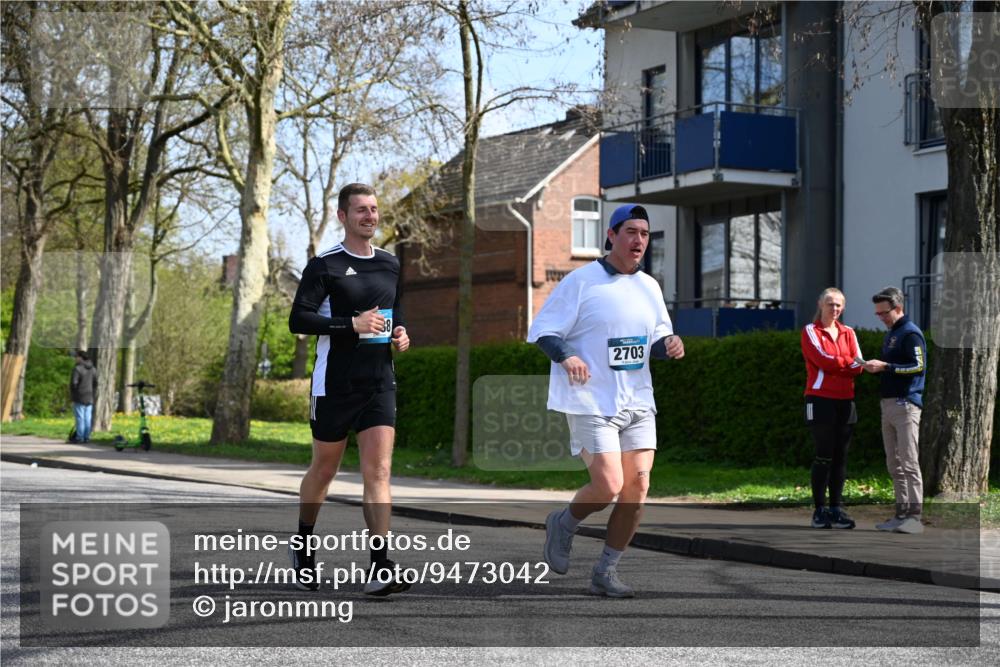 12.04.2026 - 45. Internationalen Wilhelmsburger Insellauf J. Mangold http://msf.ph/oto/9473042 12.04.2026 11:34:46 Ziel 3371, 2703, 4788 meine-sportfotos.de