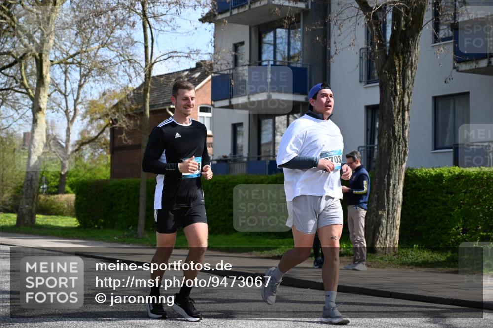 12.04.2026 - 45. Internationalen Wilhelmsburger Insellauf J. Mangold http://msf.ph/oto/9473067 12.04.2026 11:34:47 Ziel 3371, 2703, 4788 meine-sportfotos.de