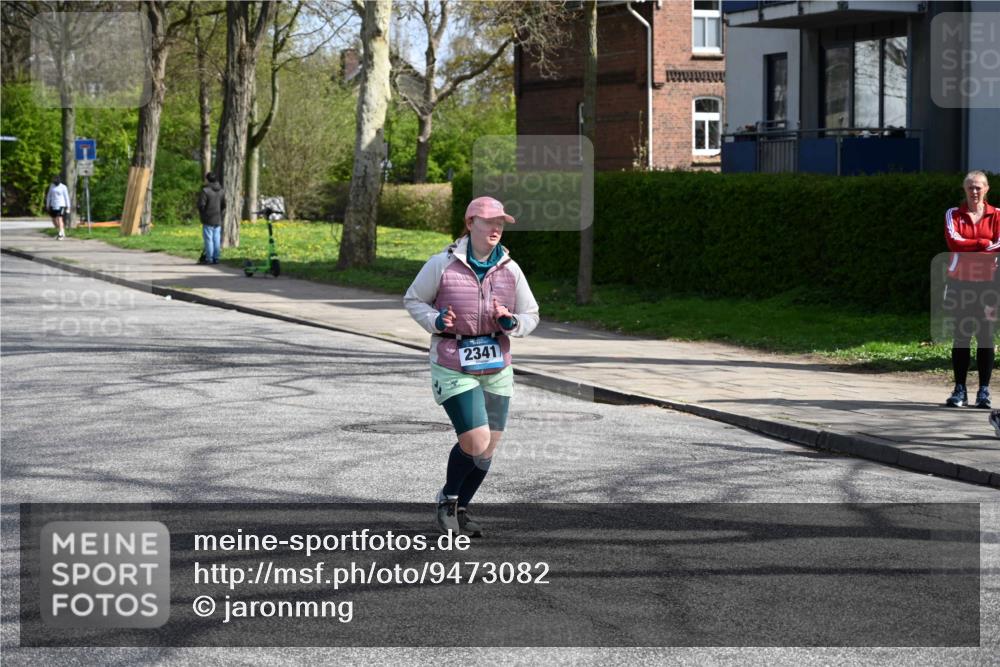 12.04.2026 - 45. Internationalen Wilhelmsburger Insellauf J. Mangold http://msf.ph/oto/9473082 12.04.2026 11:35:22 Ziel 2341 meine-sportfotos.de