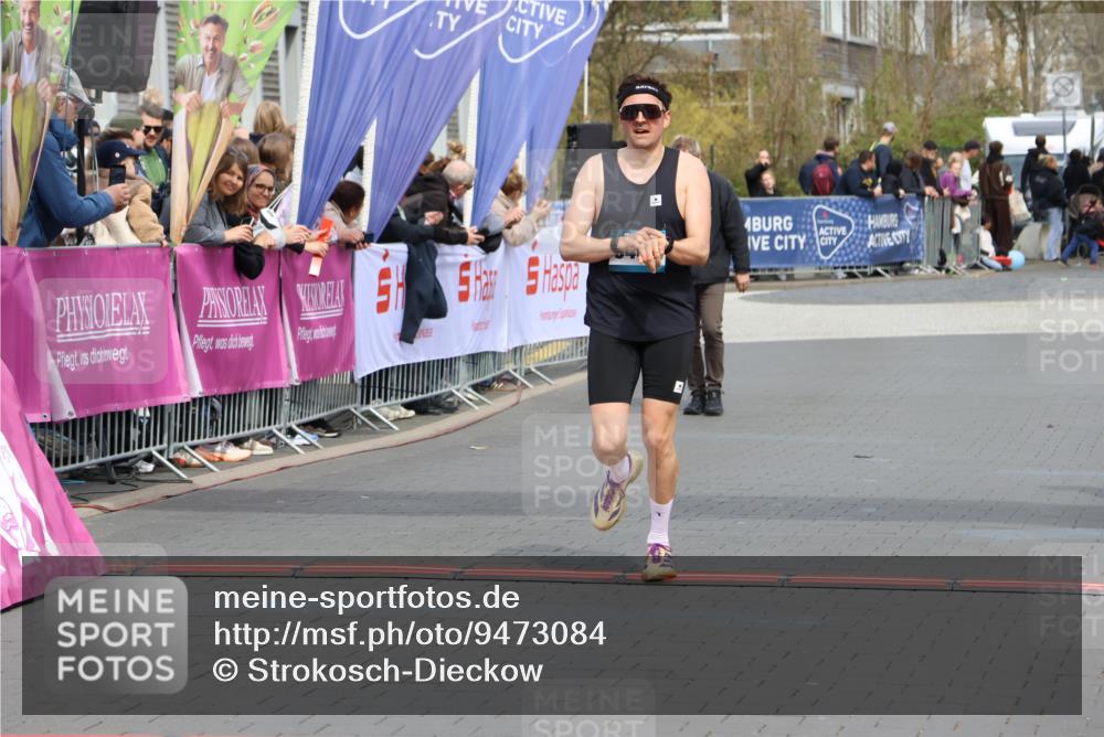 12.04.2026 - 45. Internationalen Wilhelmsburger Insellauf Strokosch-Dieckow http://msf.ph/oto/9473084 12.04.2026 12:53:47 Ziel 5628, 5447, 5464, 5358 meine-sportfotos.de