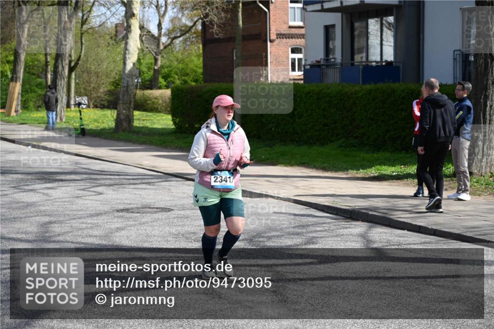 12.04.2026 - 45. Internationalen Wilhelmsburger Insellauf J. Mangold http://msf.ph/oto/9473095 12.04.2026 11:35:22 Ziel 2341 meine-sportfotos.de