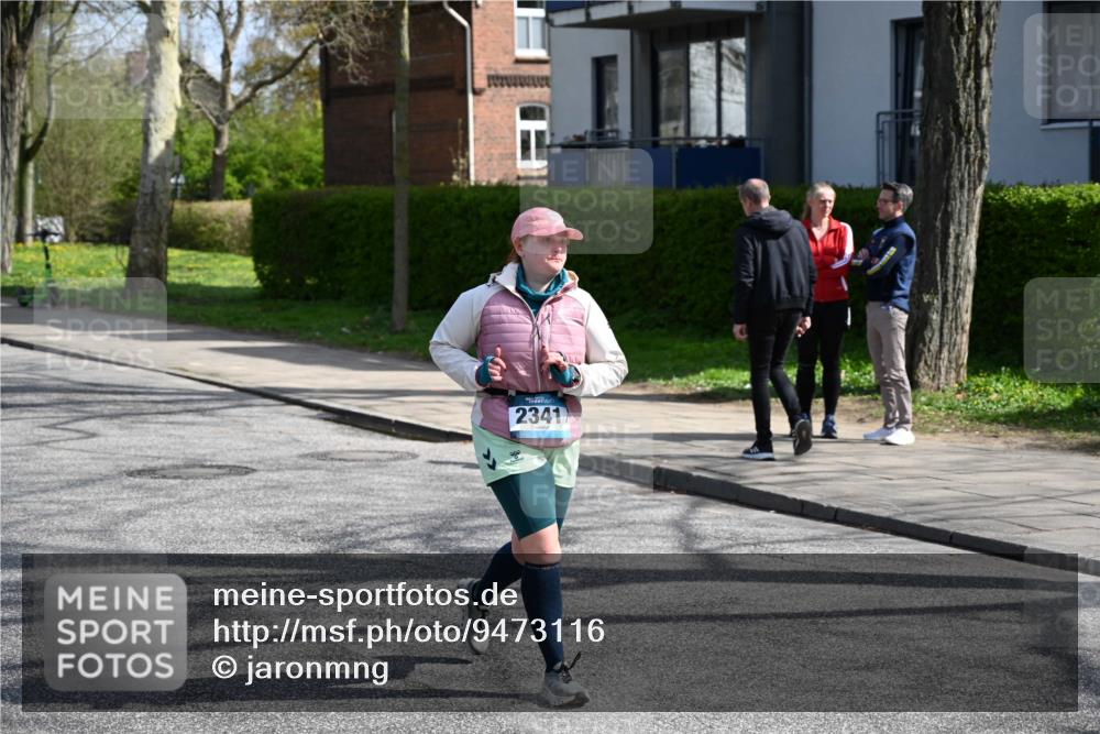 12.04.2026 - 45. Internationalen Wilhelmsburger Insellauf J. Mangold http://msf.ph/oto/9473116 12.04.2026 11:35:23 Ziel 2341 meine-sportfotos.de