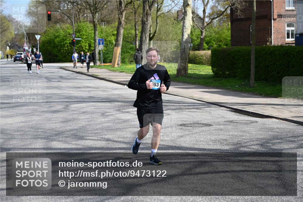 12.04.2026 - 45. Internationalen Wilhelmsburger Insellauf J. Mangold http://msf.ph/oto/9473122 12.04.2026 11:36:05 Ziel 4174, 2653, 2428, 2427 meine-sportfotos.de