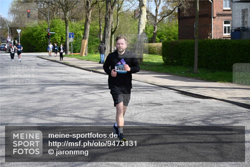 12.04.2026 - 45. Internationalen Wilhelmsburger Insellauf J. Mangold http://msf.ph/oto/9473131 12.04.2026 11:36:05 Ziel 4174, 2653, 2428, 2427 meine-sportfotos.de