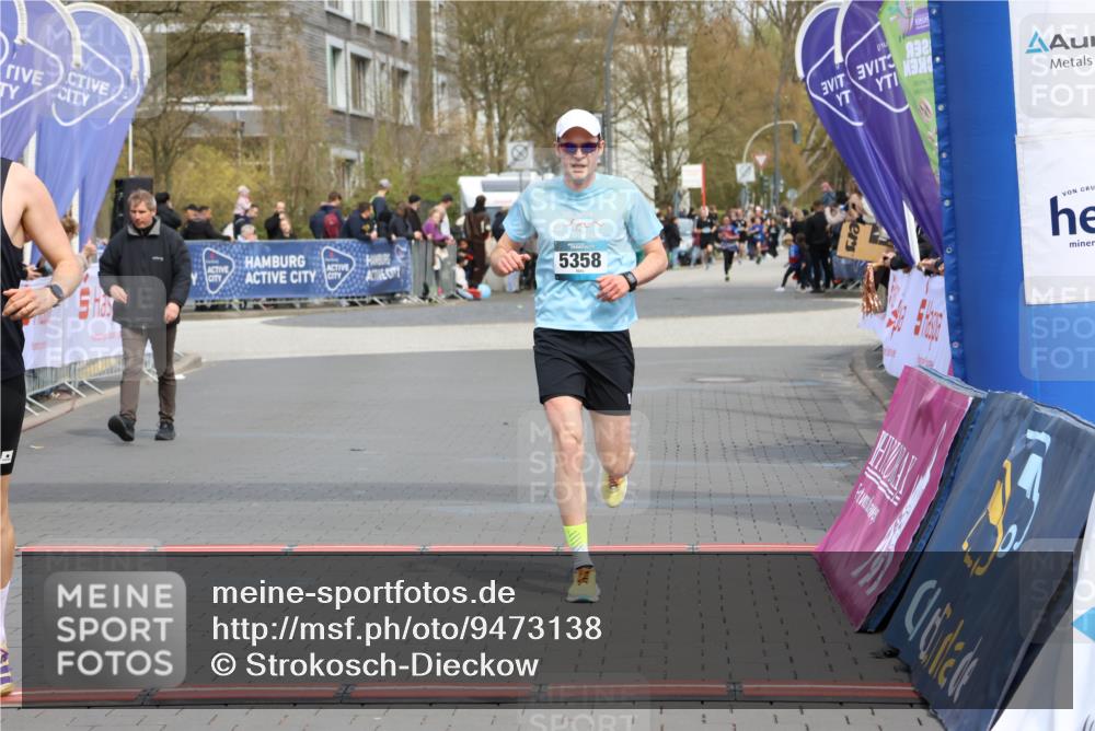 12.04.2026 - 45. Internationalen Wilhelmsburger Insellauf Strokosch-Dieckow http://msf.ph/oto/9473138 12.04.2026 12:53:48 Ziel 5464, 5358 meine-sportfotos.de
