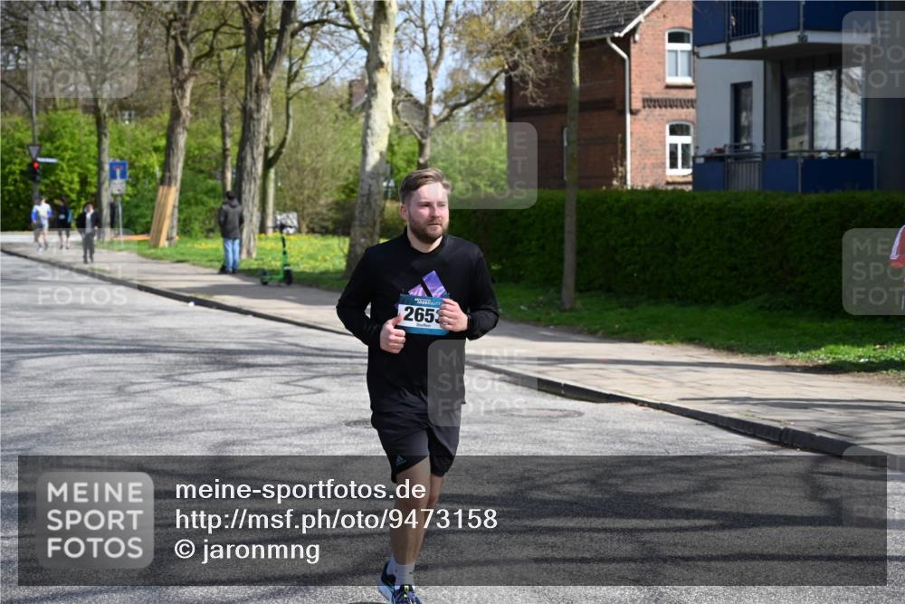12.04.2026 - 45. Internationalen Wilhelmsburger Insellauf J. Mangold http://msf.ph/oto/9473158 12.04.2026 11:36:06 Ziel 4174, 2653, 2428, 2427 meine-sportfotos.de