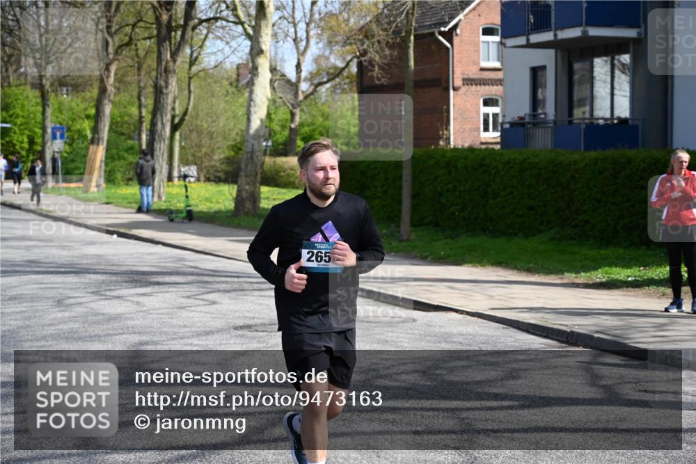 12.04.2026 - 45. Internationalen Wilhelmsburger Insellauf J. Mangold http://msf.ph/oto/9473163 12.04.2026 11:36:06 Ziel 4174, 2653, 2428, 2427 meine-sportfotos.de