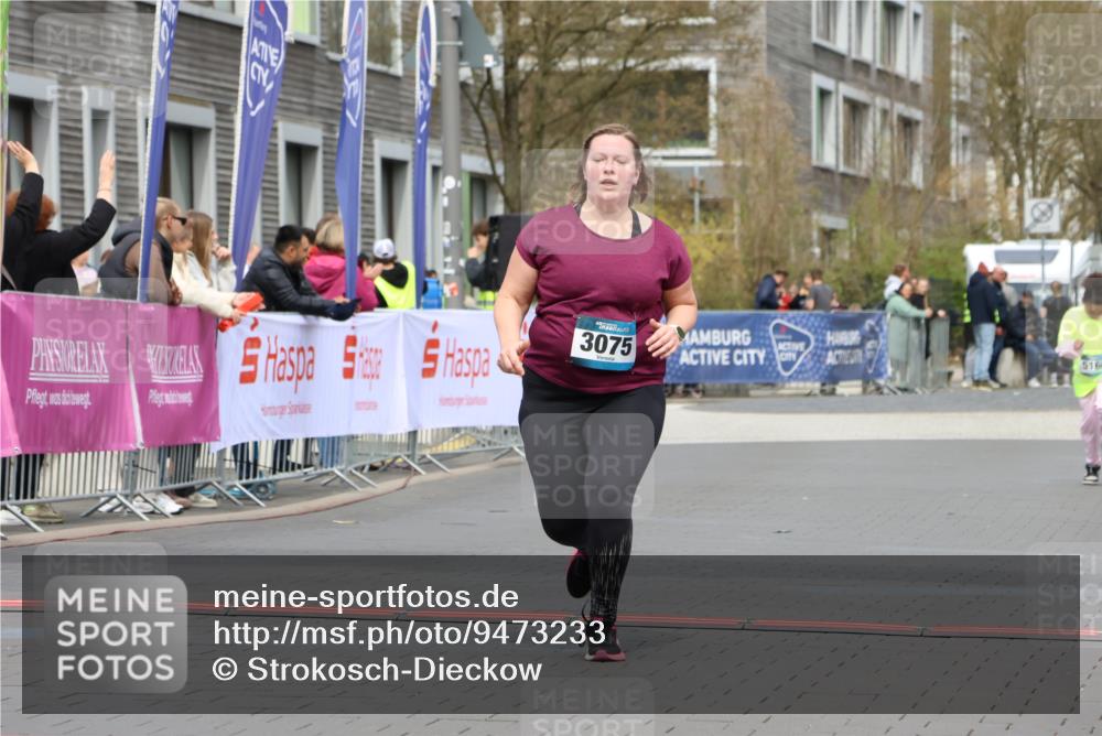 12.04.2026 - 45. Internationalen Wilhelmsburger Insellauf Strokosch-Dieckow http://msf.ph/oto/9473233 12.04.2026 13:34:55 Ziel 3075 meine-sportfotos.de