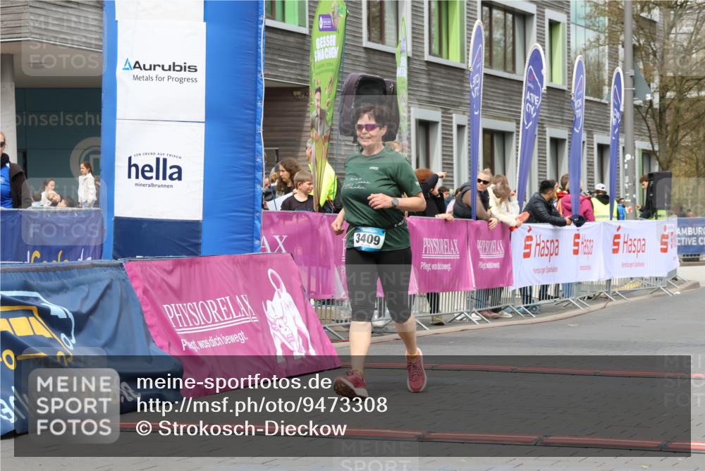 12.04.2026 - 45. Internationalen Wilhelmsburger Insellauf Strokosch-Dieckow http://msf.ph/oto/9473308 12.04.2026 13:34:48 Ziel 3409 meine-sportfotos.de