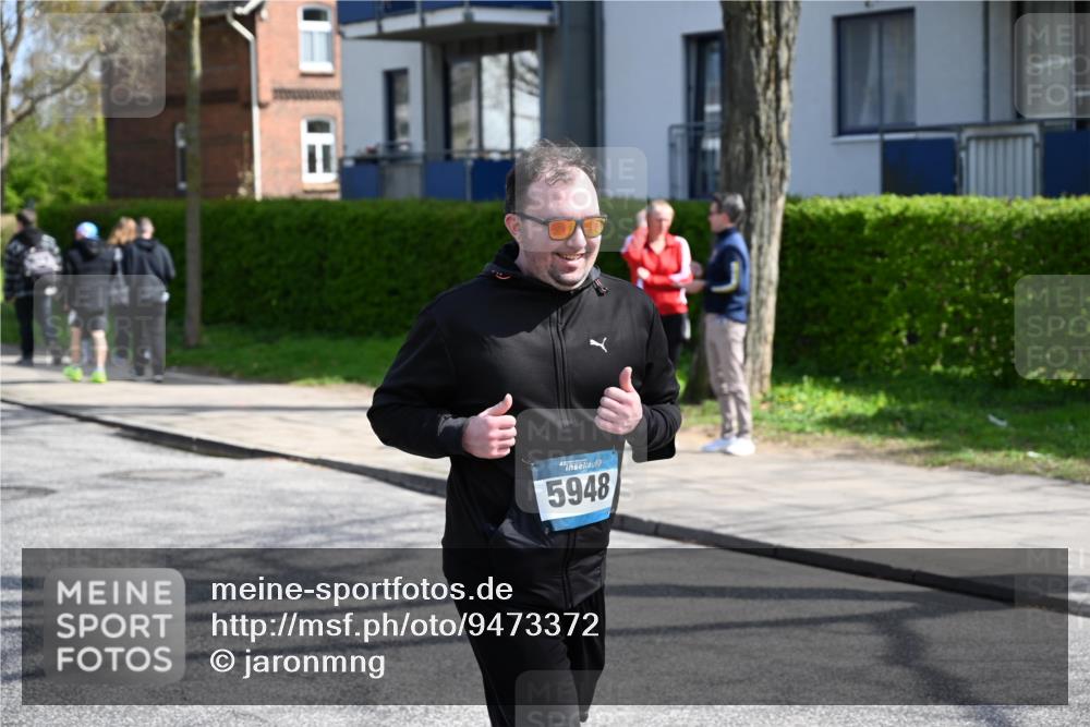 12.04.2026 - 45. Internationalen Wilhelmsburger Insellauf J. Mangold http://msf.ph/oto/9473372 12.04.2026 11:37:55 Ziel 5948, 5948, 5655, 5656 meine-sportfotos.de