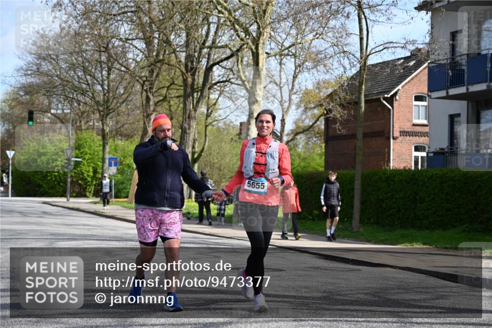 12.04.2026 - 45. Internationalen Wilhelmsburger Insellauf J. Mangold http://msf.ph/oto/9473377 12.04.2026 11:38:01 Ziel 5948, 5655, 5656, 3354 meine-sportfotos.de