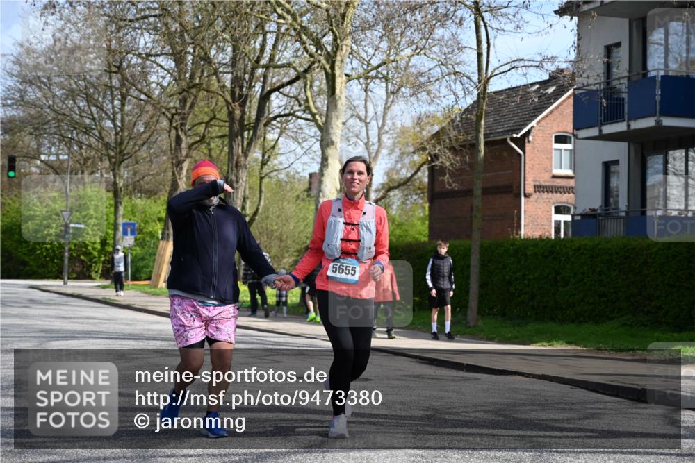 12.04.2026 - 45. Internationalen Wilhelmsburger Insellauf J. Mangold http://msf.ph/oto/9473380 12.04.2026 11:38:02 Ziel 5948, 5655, 5656, 3354 meine-sportfotos.de