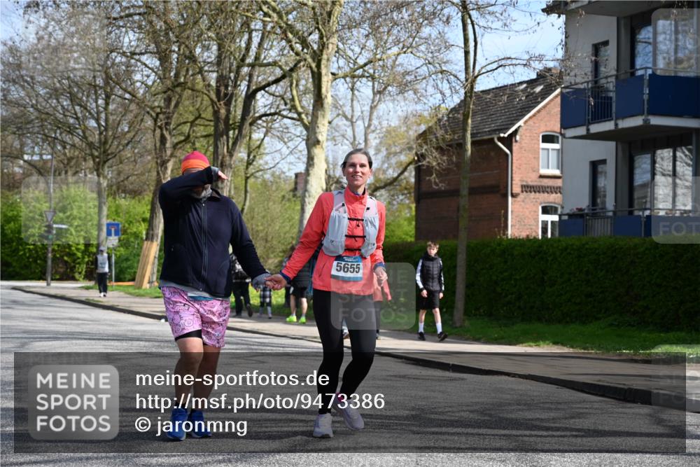 12.04.2026 - 45. Internationalen Wilhelmsburger Insellauf J. Mangold http://msf.ph/oto/9473386 12.04.2026 11:38:02 Ziel 5948, 5655, 5656, 3354 meine-sportfotos.de