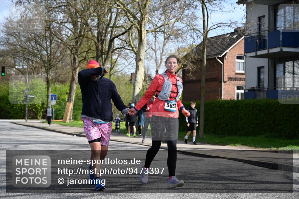 12.04.2026 - 45. Internationalen Wilhelmsburger Insellauf J. Mangold http://msf.ph/oto/9473397 12.04.2026 11:38:02 Ziel 5948, 5655, 5656, 3354 meine-sportfotos.de