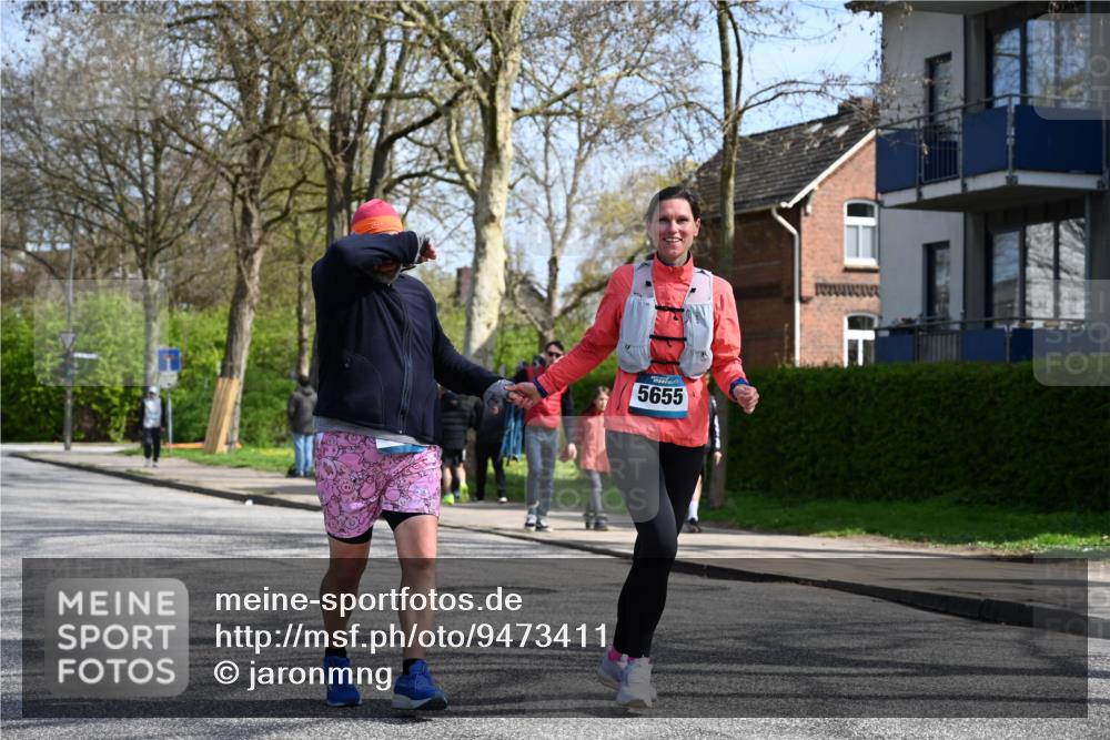 12.04.2026 - 45. Internationalen Wilhelmsburger Insellauf J. Mangold http://msf.ph/oto/9473411 12.04.2026 11:38:02 Ziel 5948, 5655, 5656, 3354 meine-sportfotos.de